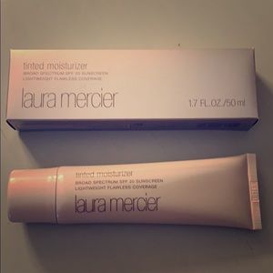 Laura Mercier: brand new in box tinted moisturizer